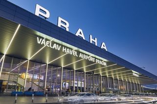 Letiště Praha podepsalo smlouvu s Uberem, jezdit tam bude od příštího úterý - Novinky